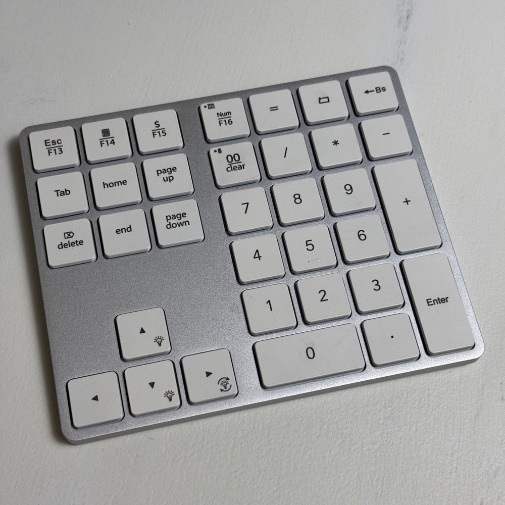 Wireless Bluetooth Silver and White Numeric Keypad Mac and PC